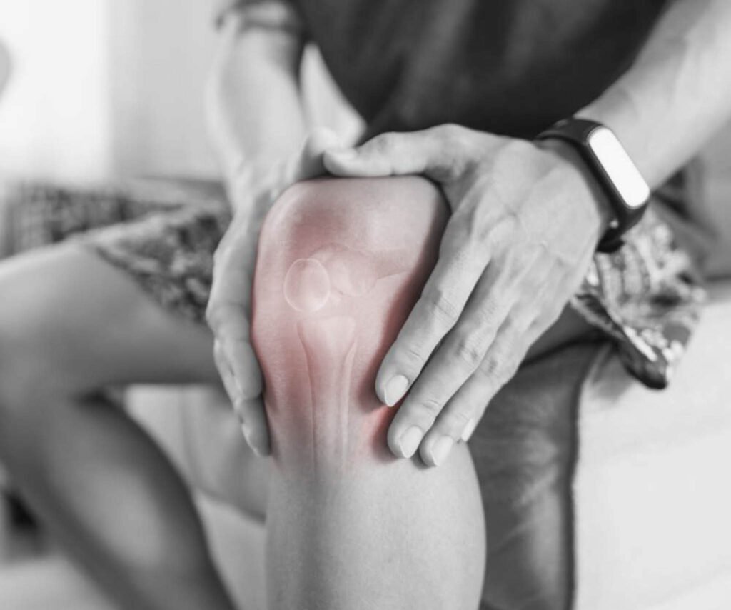 Untitled design - joint pain xr:d:DAFlLHorFxI:3,j:4527636241619377821,t:23060720