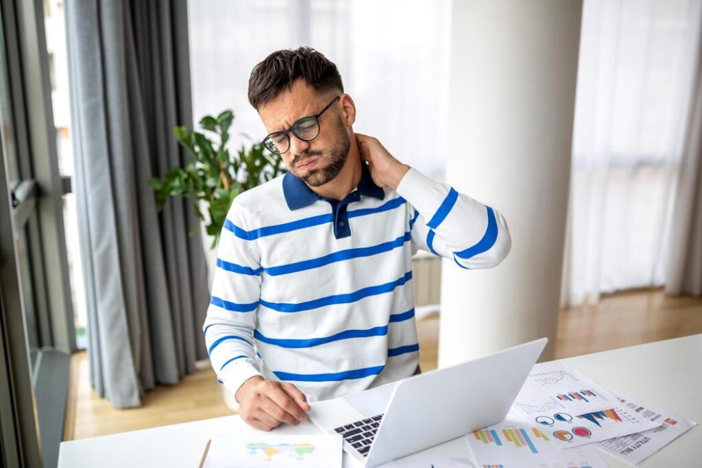 Neck Hurt After Working at a Computer All Day